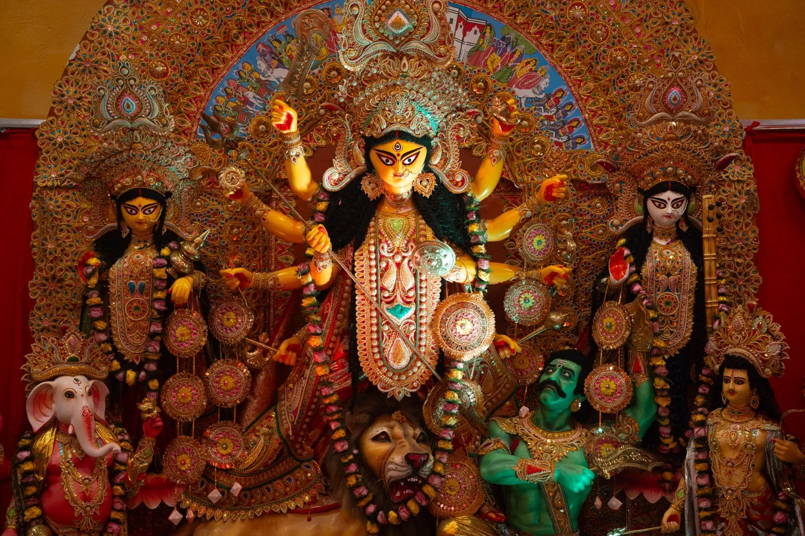 Ídol de Durga amb chalchitra a la Durga Puja de Barcelona