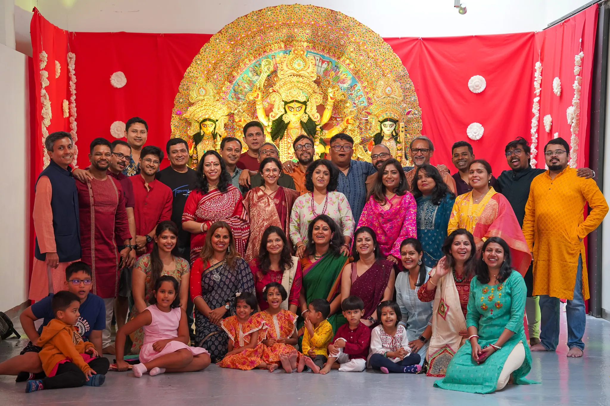Comunidad de la Bengali Cultural Association en la Durga Puja de Barcelona